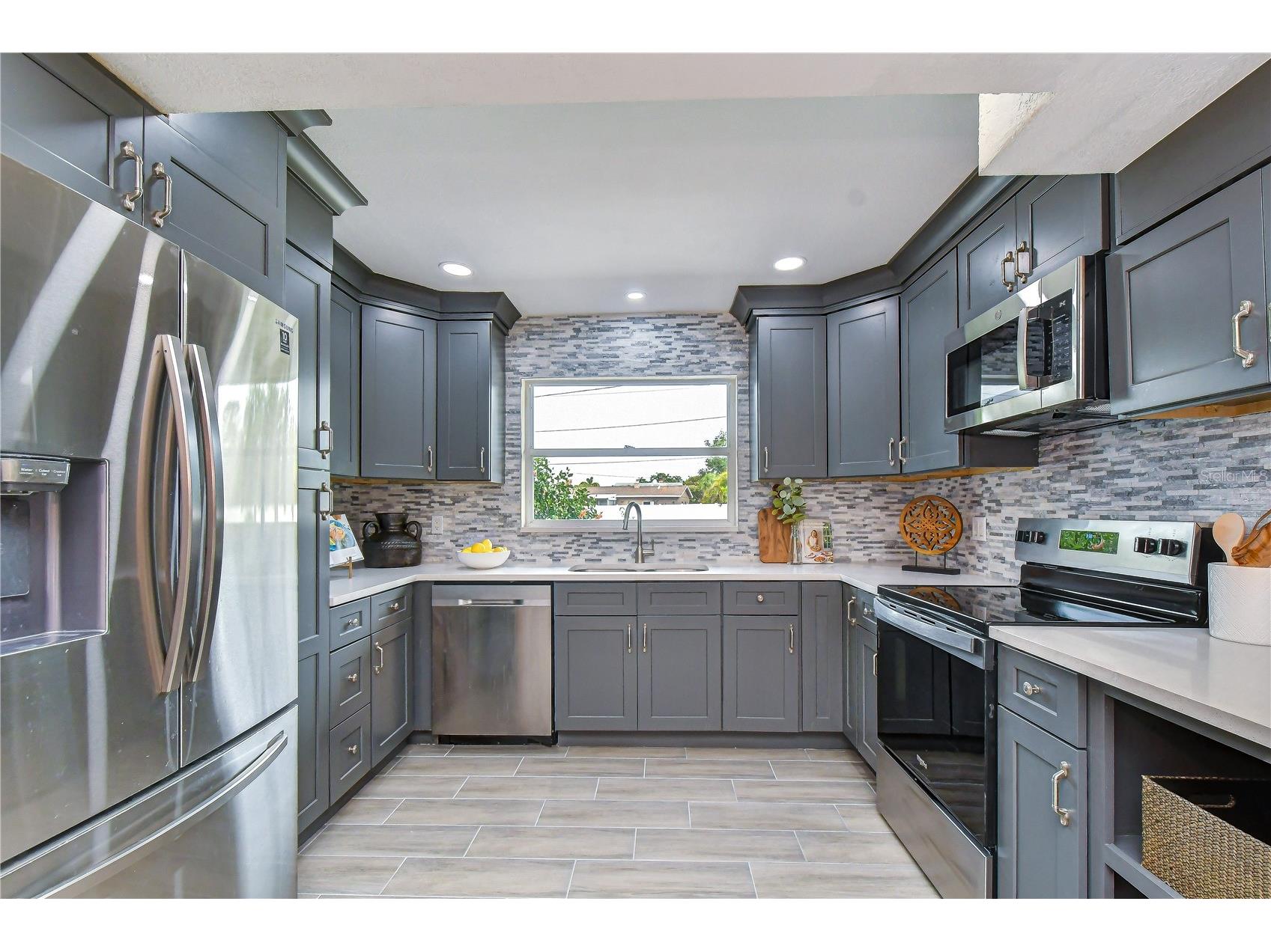 6871 4th Street S Saint Petersburg FL 33705 TB8530740 image38