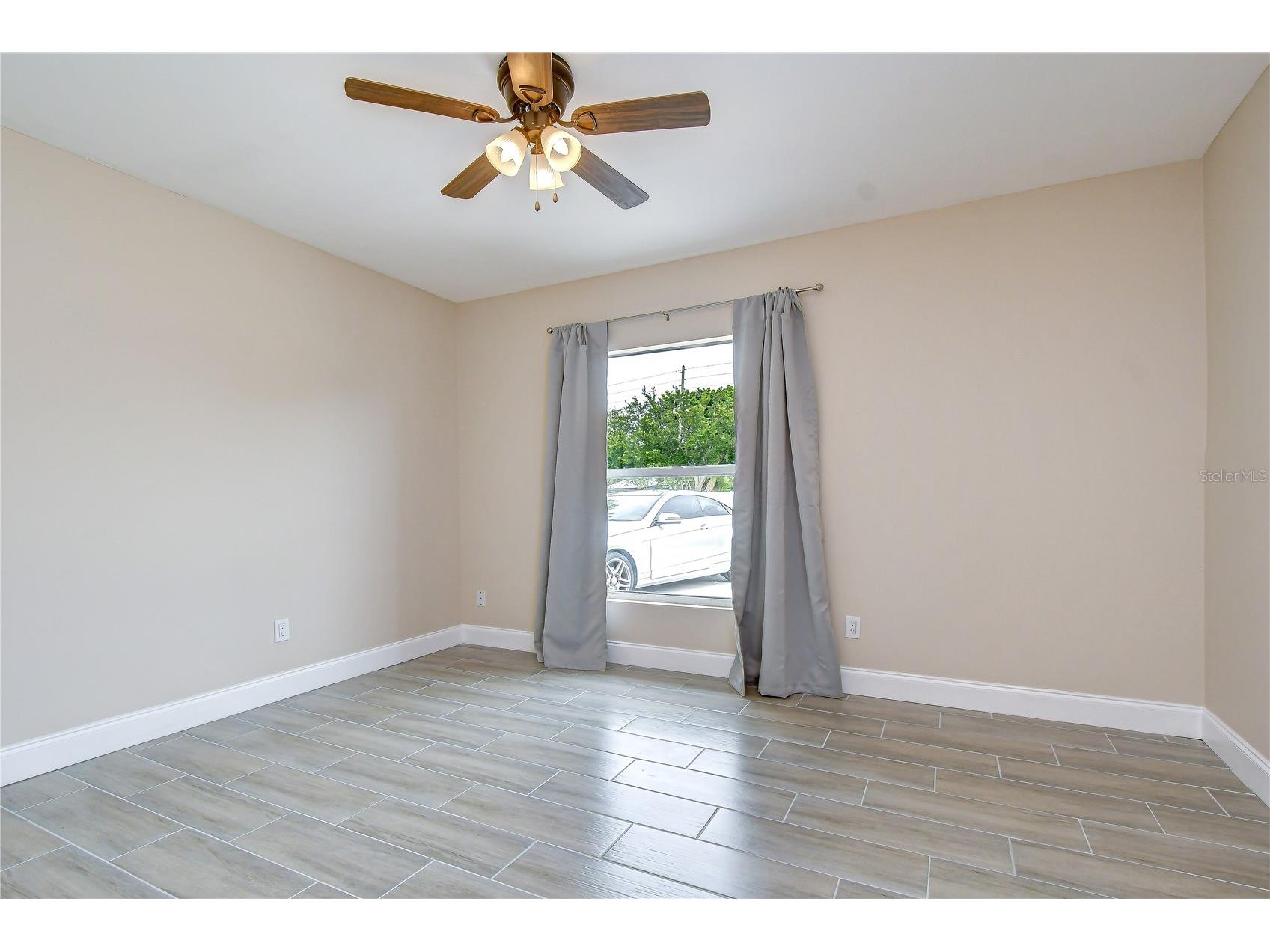 6871 4th Street S Saint Petersburg FL 33705 TB8530740 image41