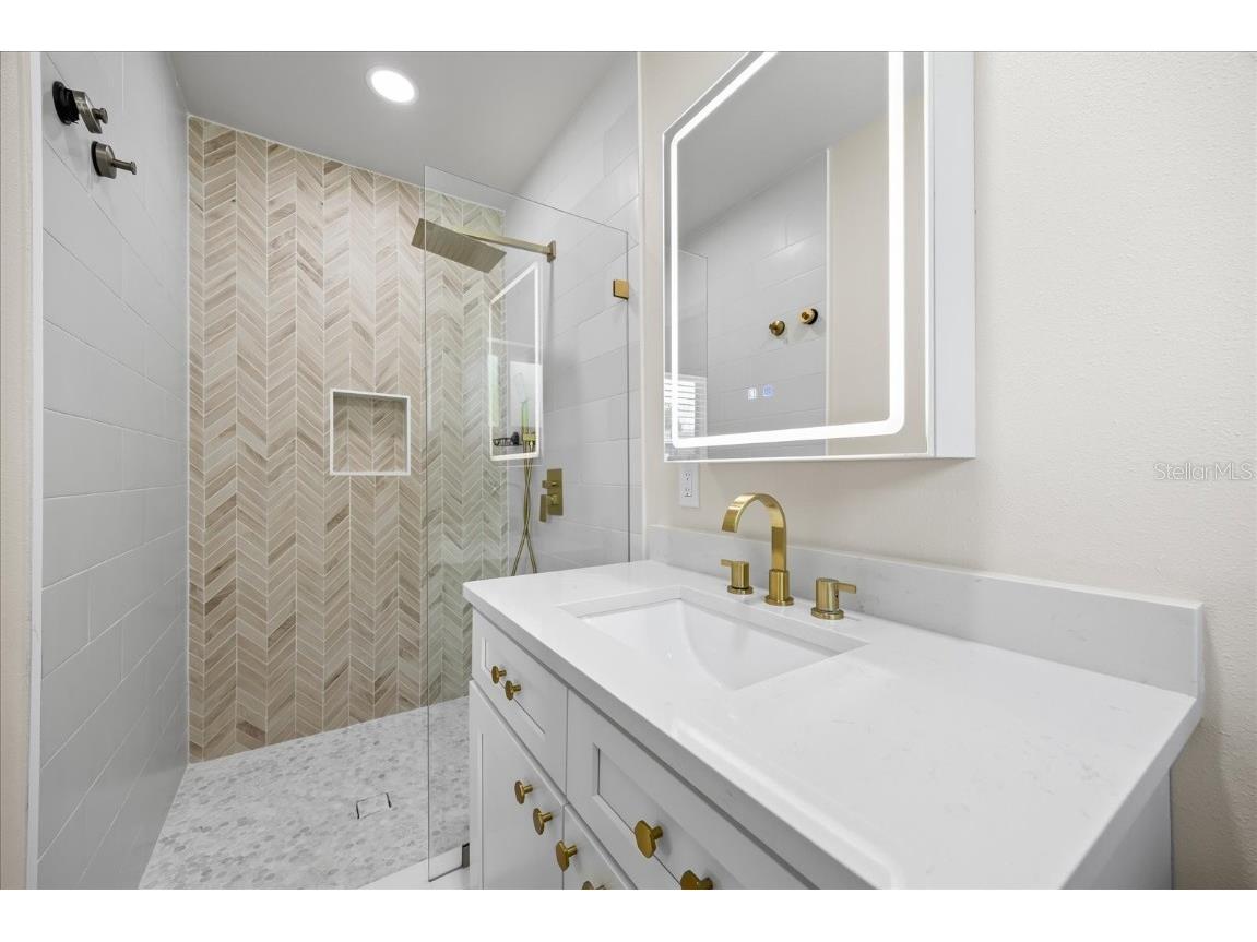 6875 11th Avenue N Saint Petersburg FL 33710 TB8387804 image20