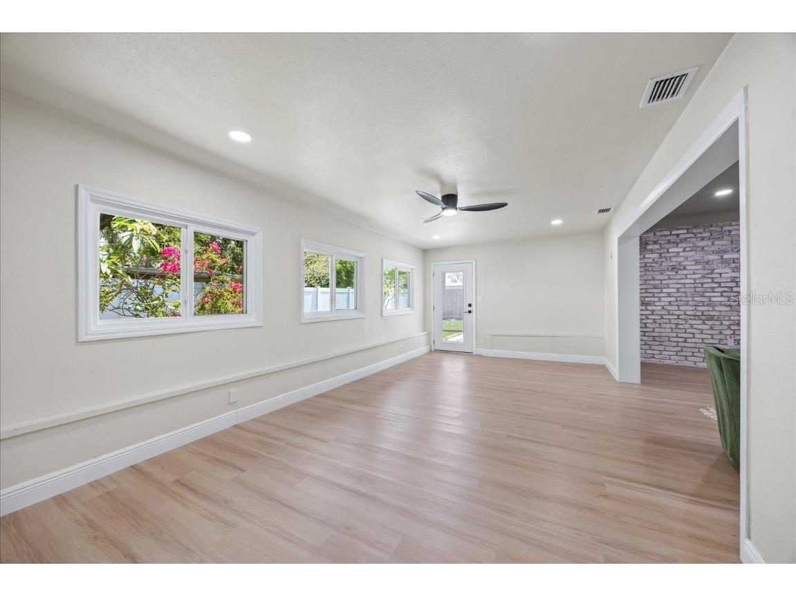 6875 11th Avenue N Saint Petersburg FL 33710 TB8387804 image27