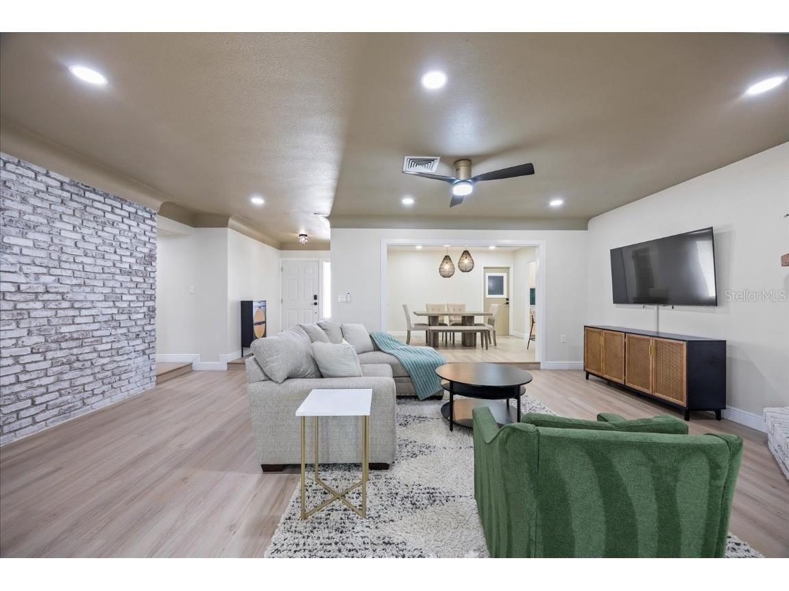 6875 11th Avenue N Saint Petersburg FL 33710 TB8387804 image6