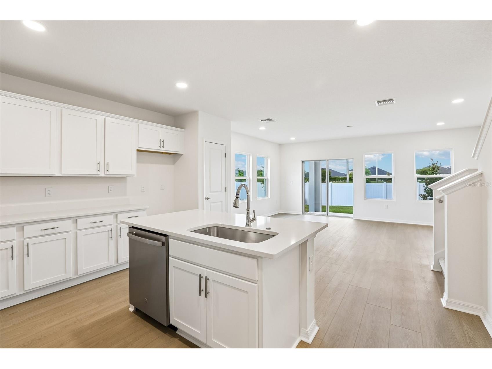 6876 Holcombe Down Drive Zephyrhills FL 33541 TB8519204 image4