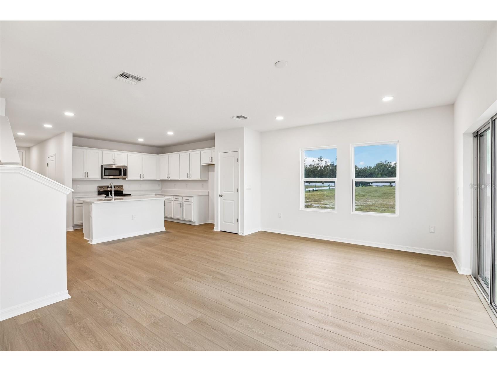 6876 Holcombe Down Drive Zephyrhills FL 33541 TB8519204 image9