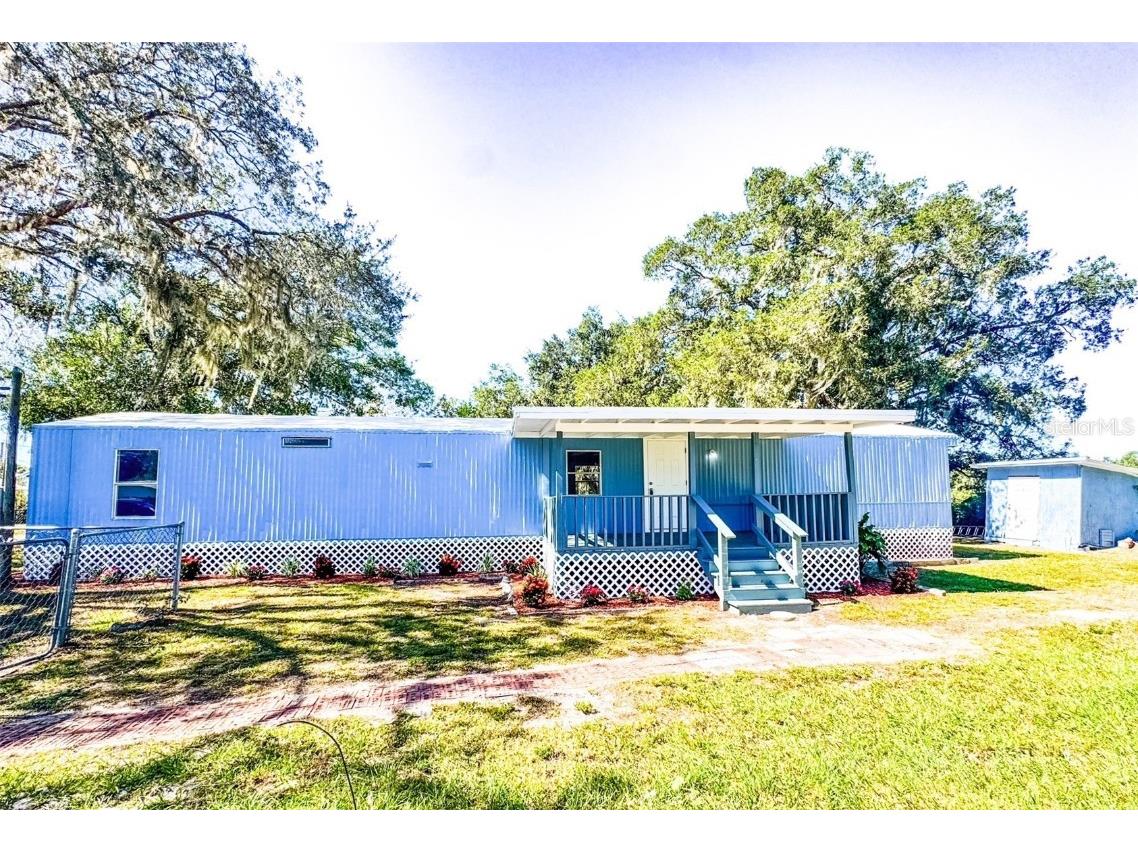 688 4th Street Polk City FL 33868 B4902090 image1