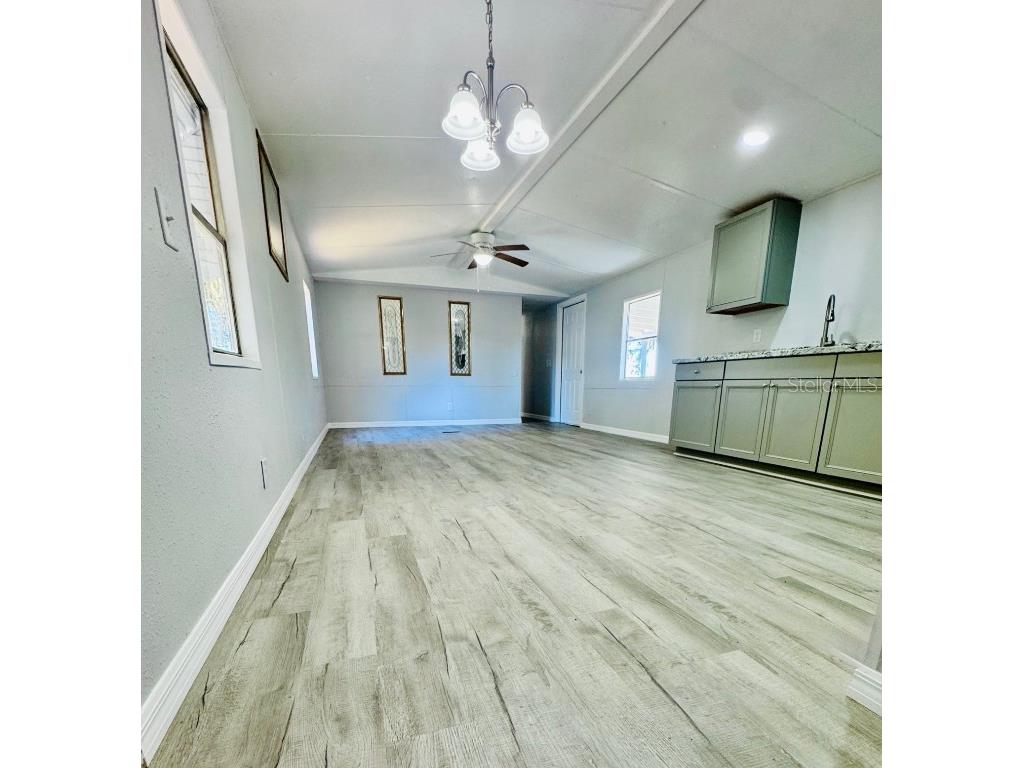 688 4th Street Polk City FL 33868 B4902090 image10