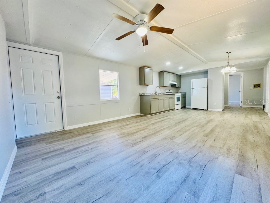 688 4th Street Polk City FL 33868 B4902090 image3