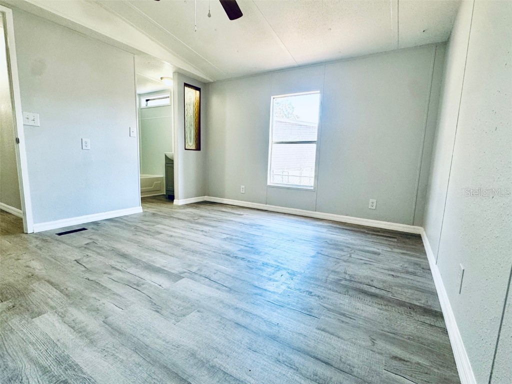 688 4th Street Polk City FL 33868 B4902090 image6