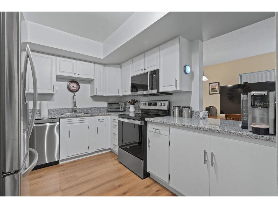 688 Midway Drive #B Ocala FL 34472 OM702422 image5