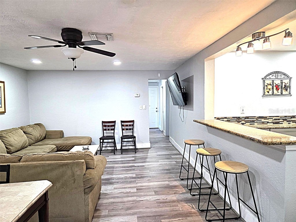 6886 49th Avenue N Saint Petersburg FL 33709 TB8451944 image3