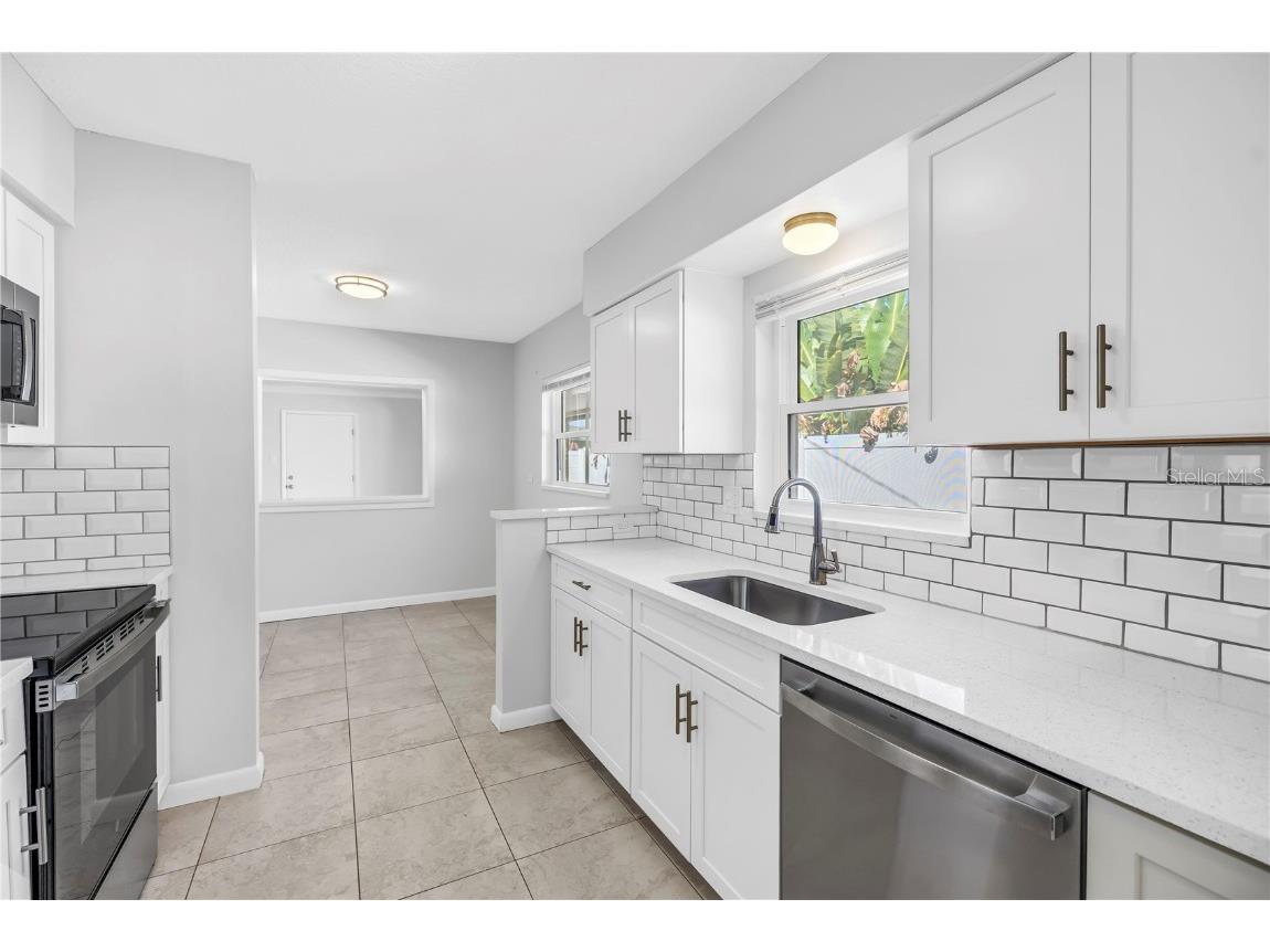 6888 20th Street N Saint Petersburg FL 33702 TB8445408 image10