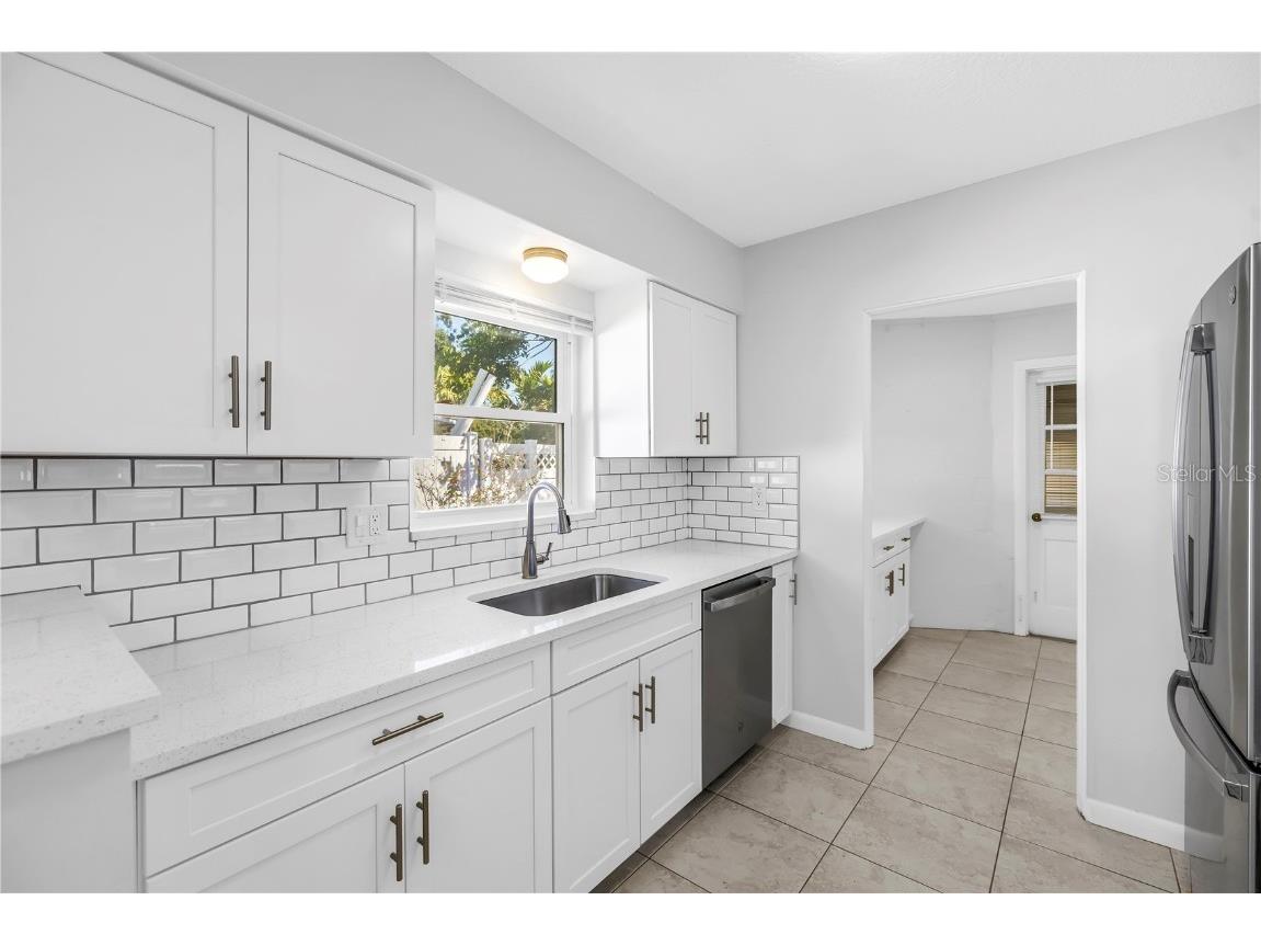 6888 20th Street N Saint Petersburg FL 33702 TB8445408 image2