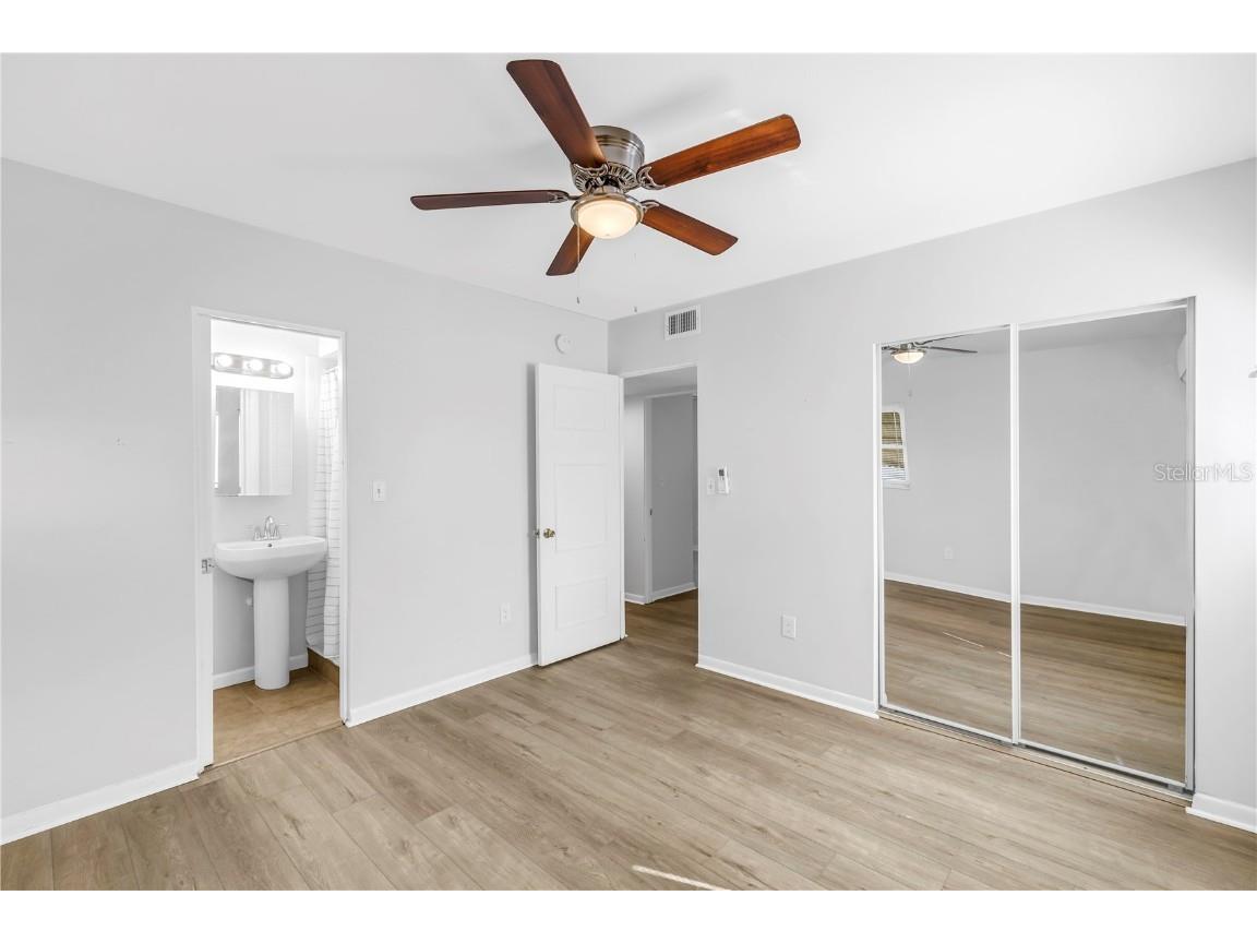 6888 20th Street N Saint Petersburg FL 33702 TB8445408 image24