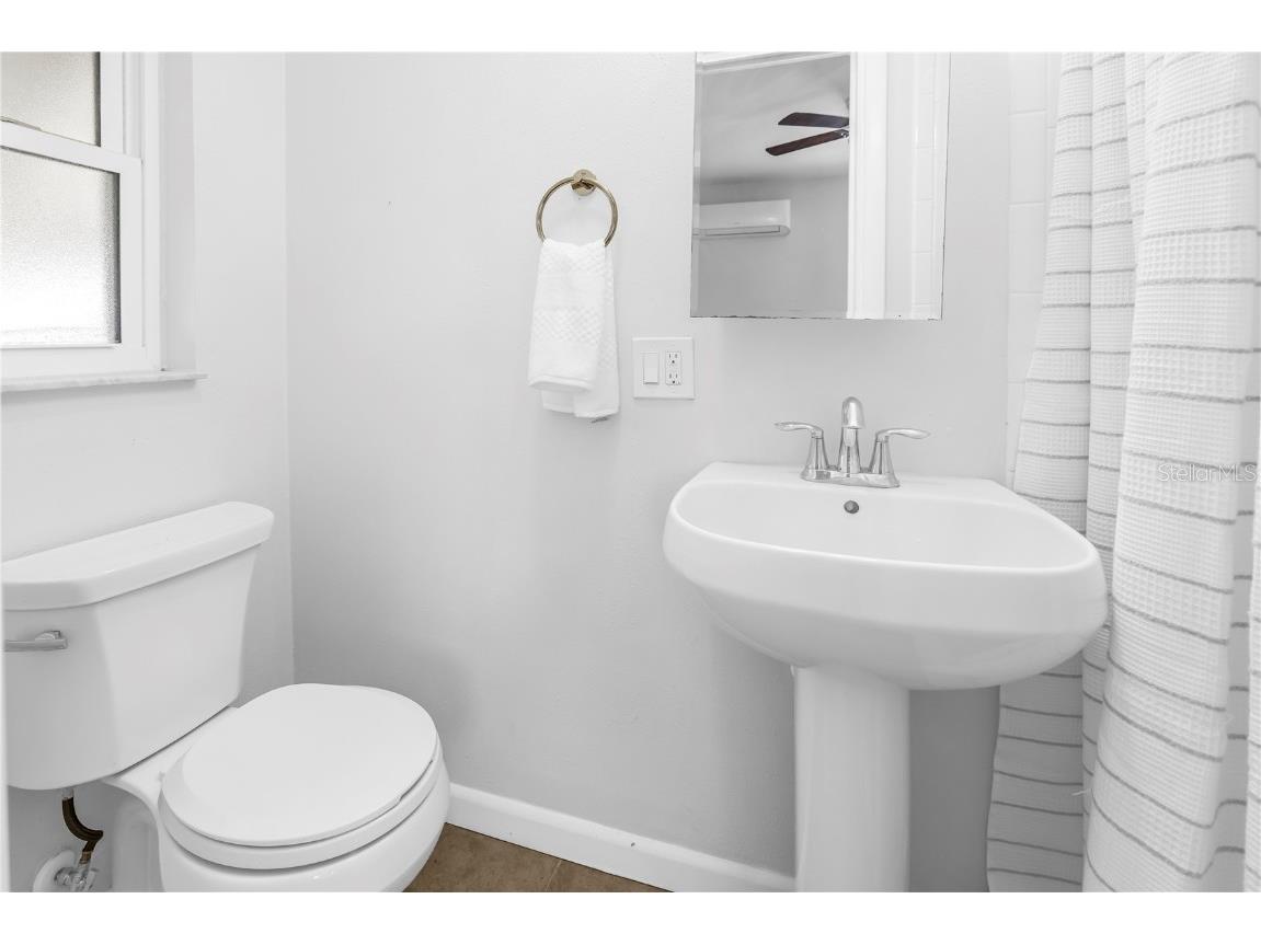 6888 20th Street N Saint Petersburg FL 33702 TB8445408 image25