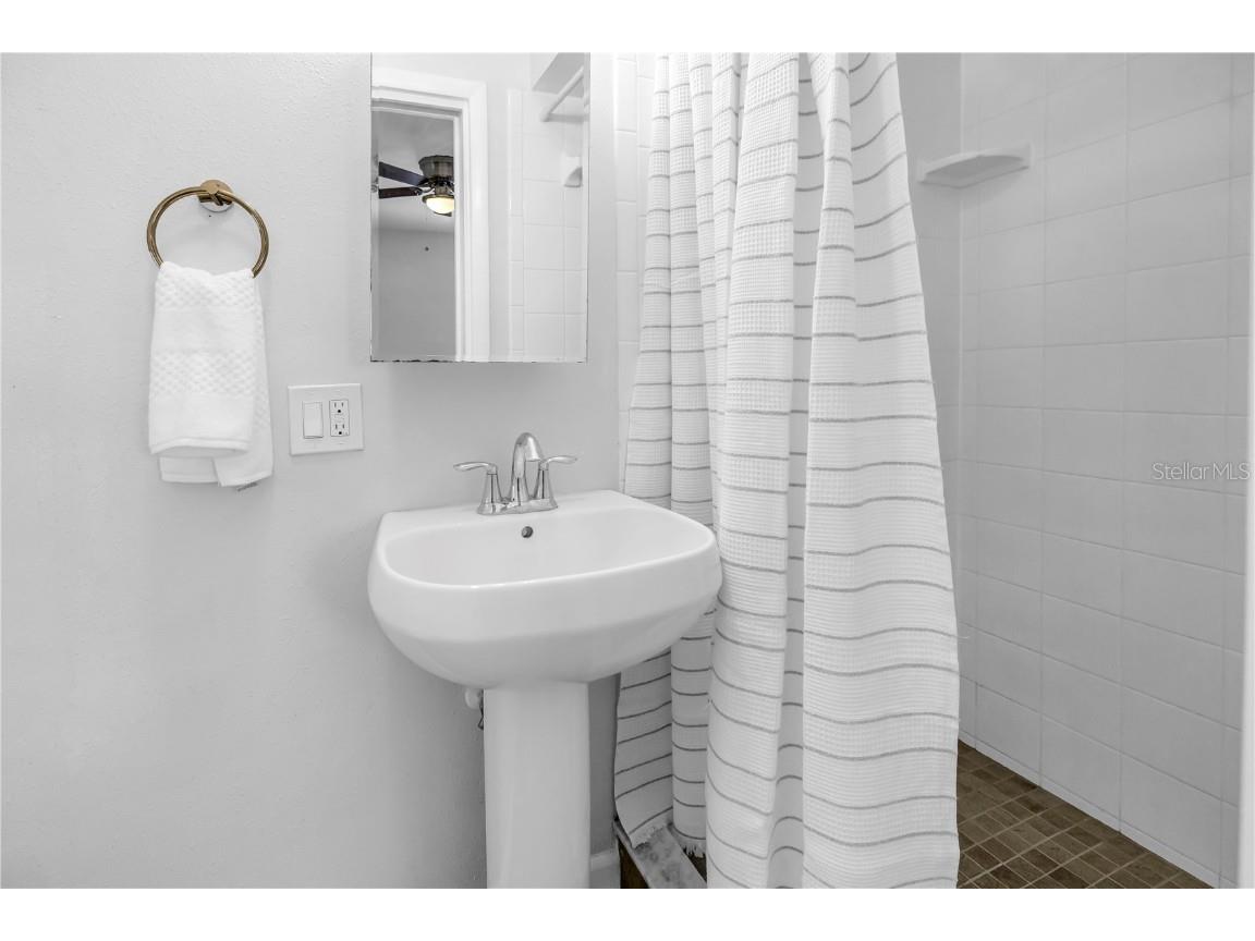 6888 20th Street N Saint Petersburg FL 33702 TB8445408 image26