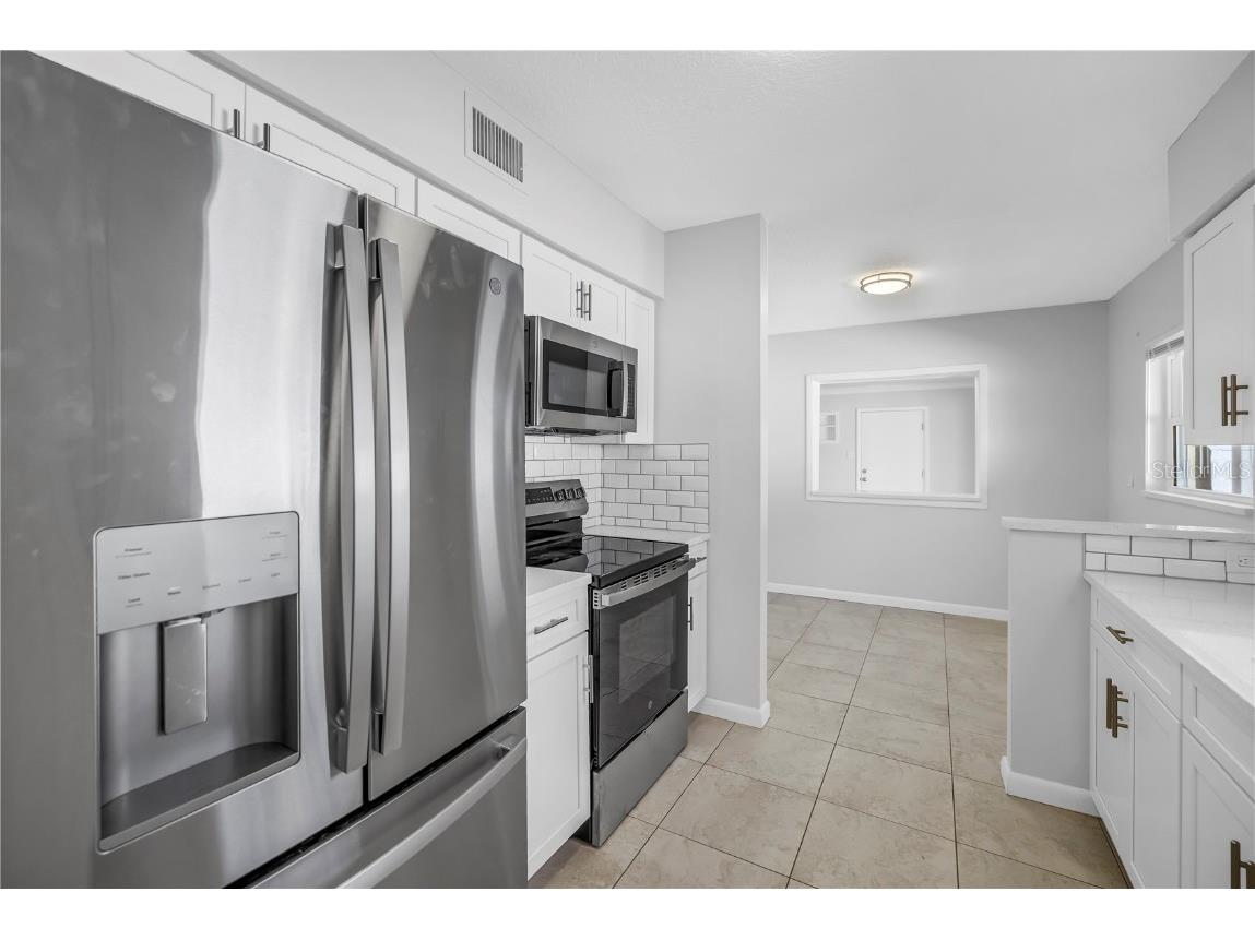 6888 20th Street N Saint Petersburg FL 33702 TB8445408 image3