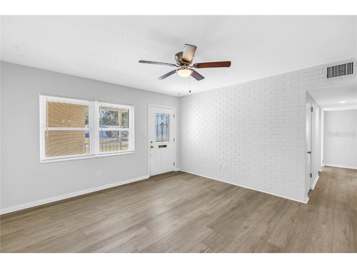 6888 20th Street N Saint Petersburg FL 33702 TB8445408 image4