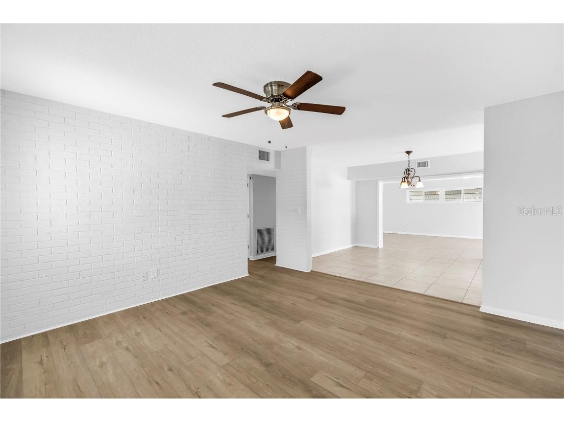 6888 20th Street N Saint Petersburg FL 33702 TB8445408 image5