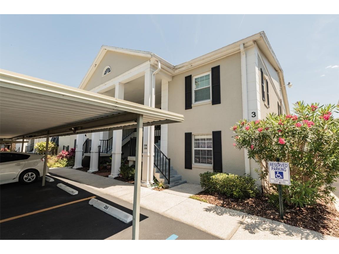 689 Lake Howard Drive NW #108 Winter Haven FL 33880 P4925647 image1