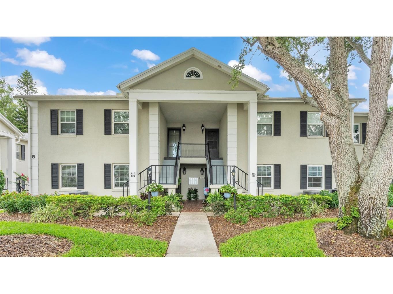 689 Lake Howard Drive NW #121 Winter Haven FL 33880 - LAKE HOWARD L4945414 image1