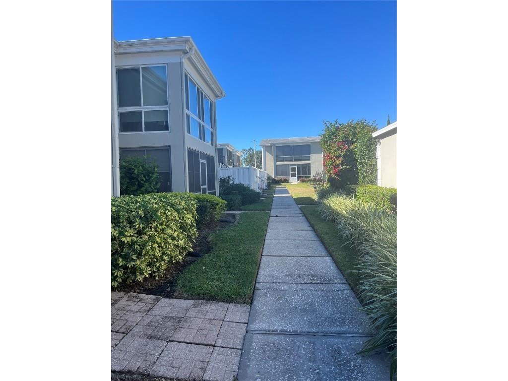 689 Lake Howard Drive NW #1E Winter Haven FL 33880 TB8360466 image2