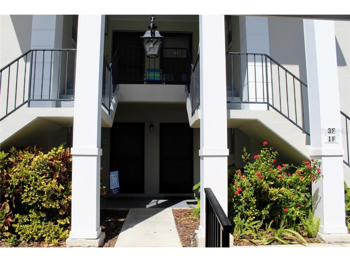 689 Lake Howard Drive NW #1F Winter Haven FL 33880 O6092404 image1