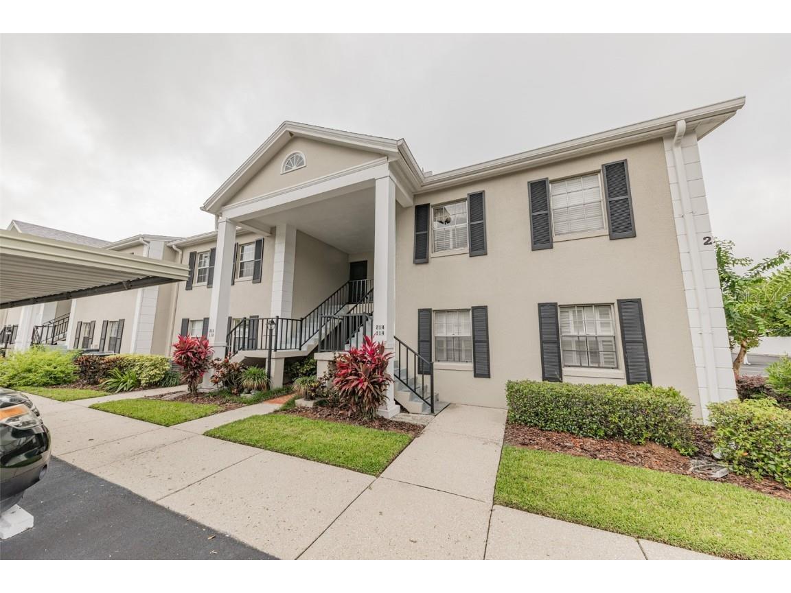 689 Lake Howard Drive NW #213 Winter Haven FL 33880 P4925877 image1
