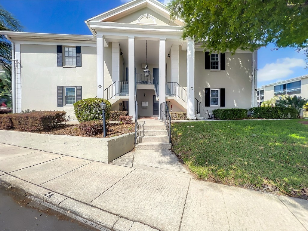 689 Lake Howard Drive NW #2A Winter Haven FL 33880 - LAKE HOWARD O6102501 image1