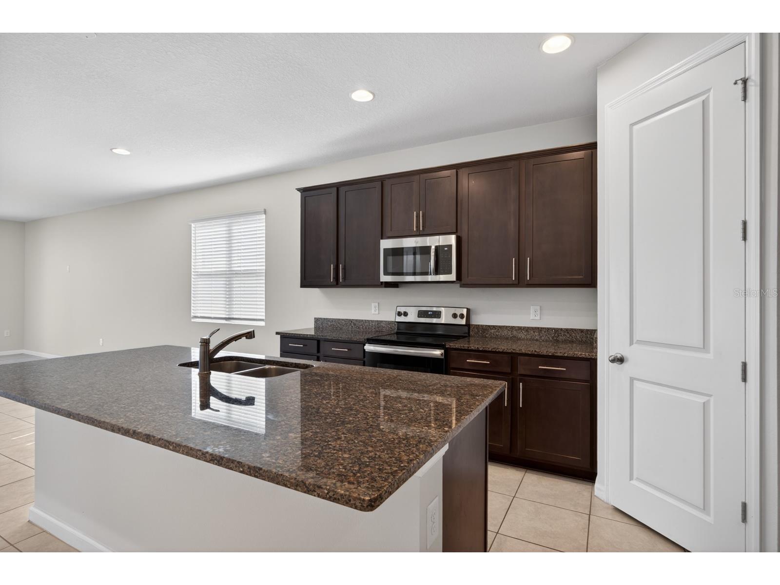 689 Meadow Pointe Drive Haines City FL 33844 O6401838 image4