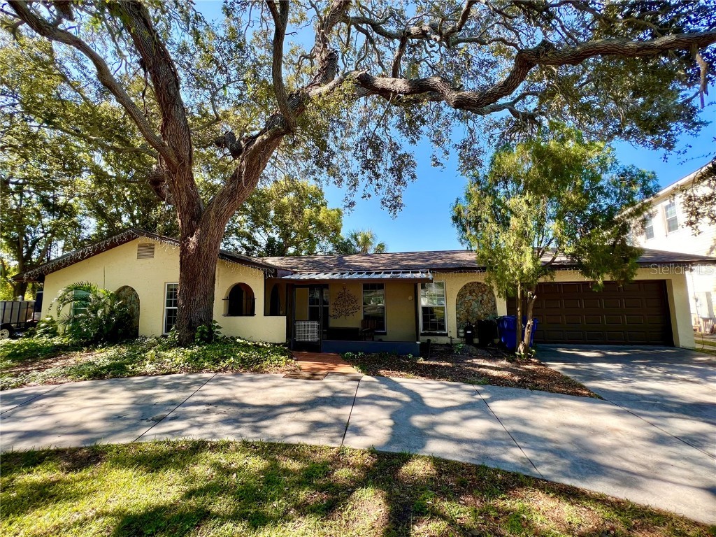 6892 Criswell Avenue N Saint Petersburg FL 33709 A4594905 image1