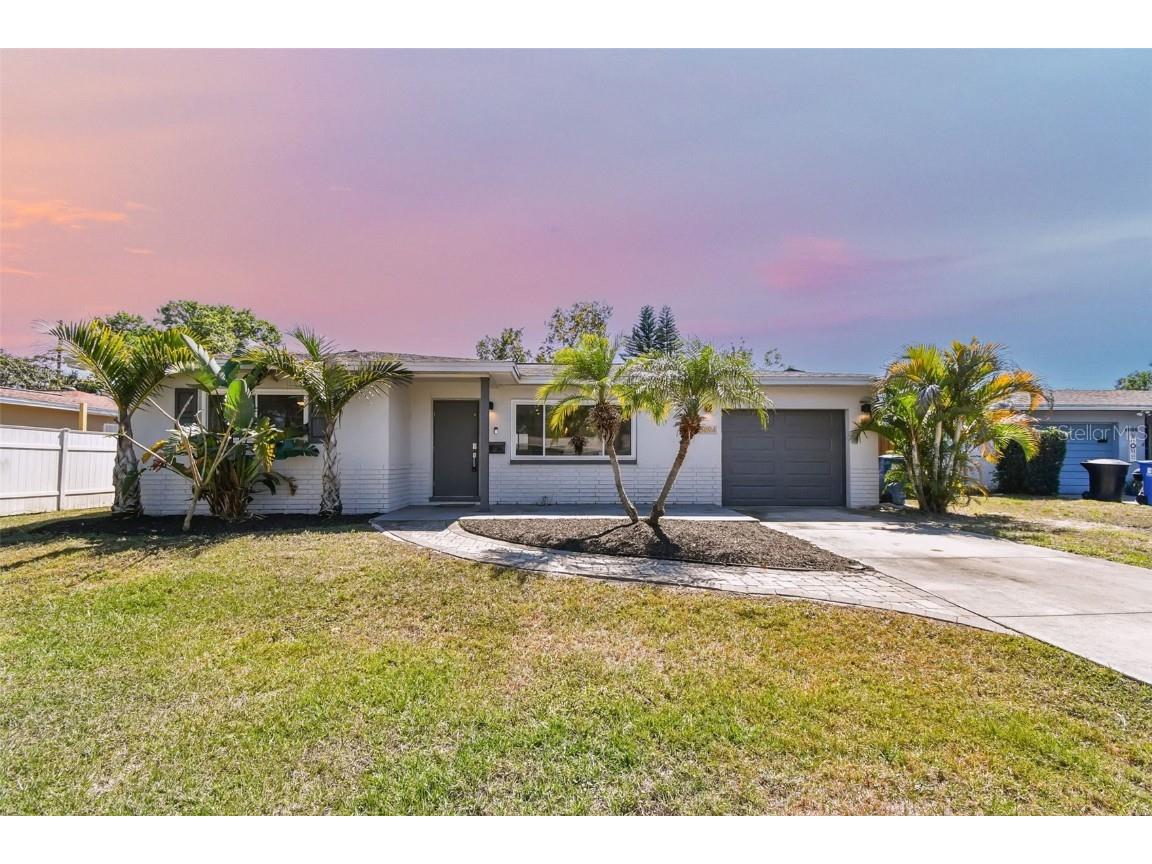 6894 32nd Avenue N Saint Petersburg FL 33710 U8194625 image1
