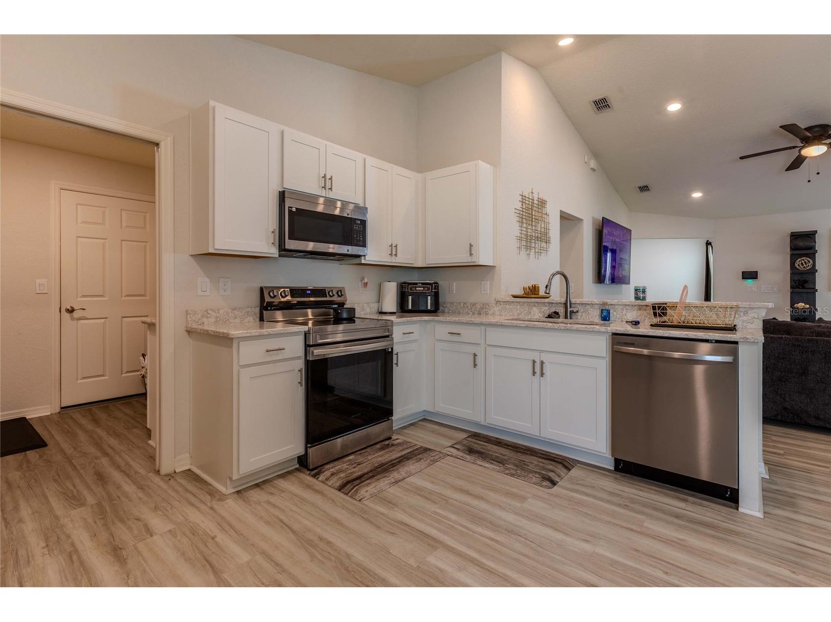 6896 Pebblebrooke Way Zephyrhills FL 33541 TB8489857 image10