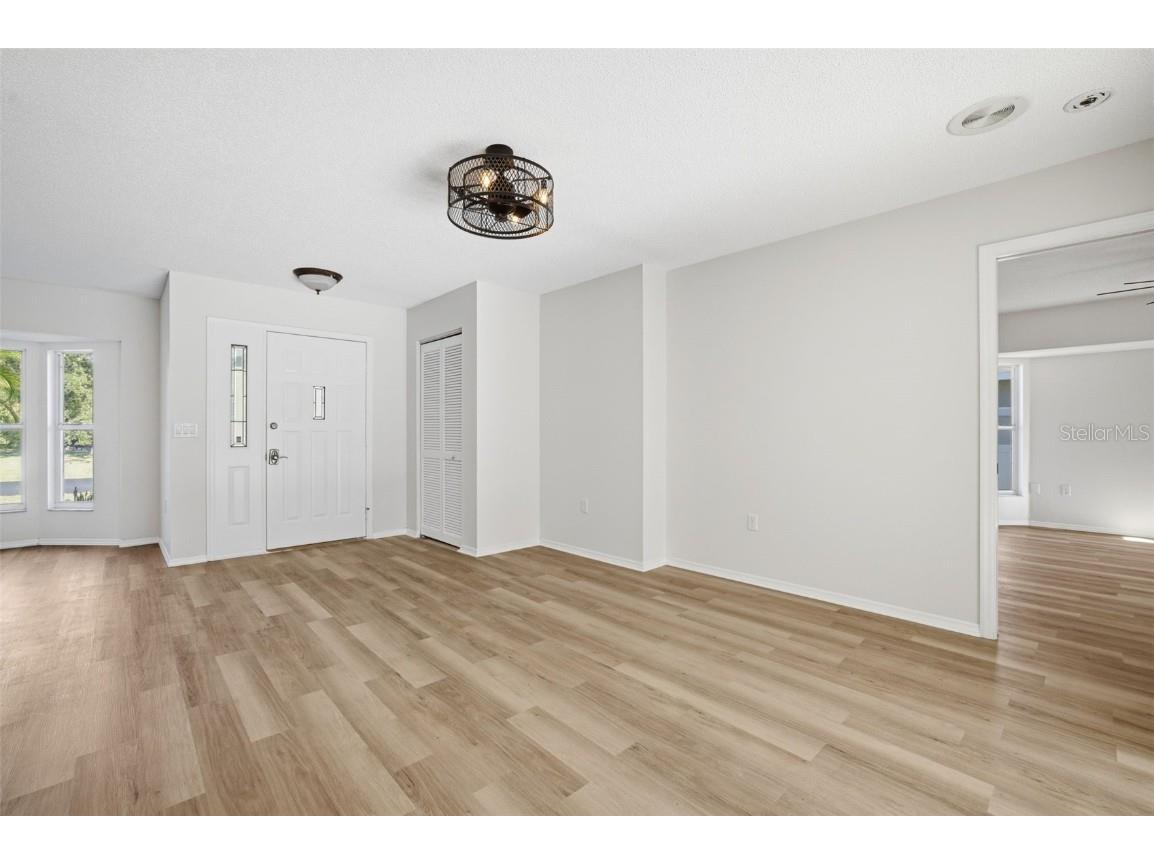 69 Mariner Lane Rotonda West FL 33947 A4673008 image4