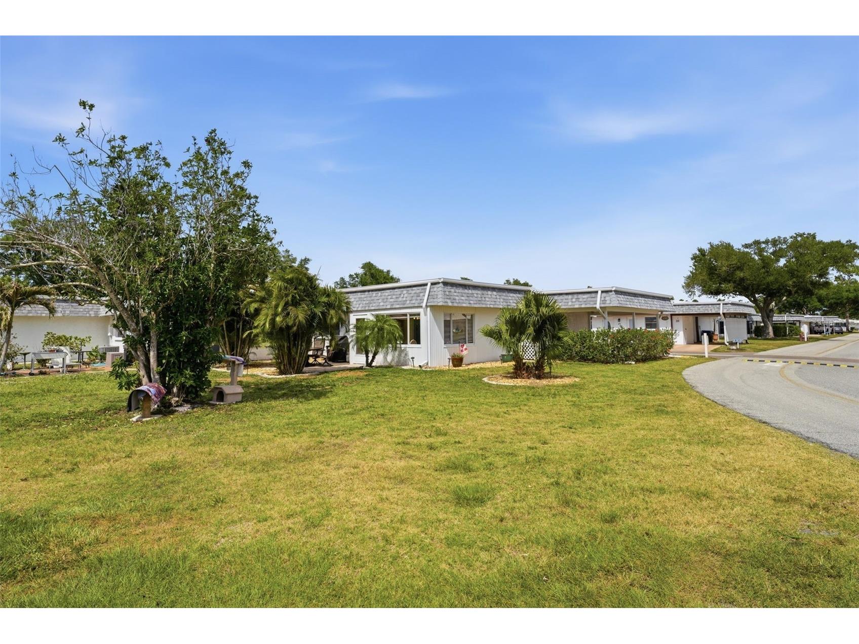 690 Circlewood Drive #W8 Venice FL 34293 N6144022 image8
