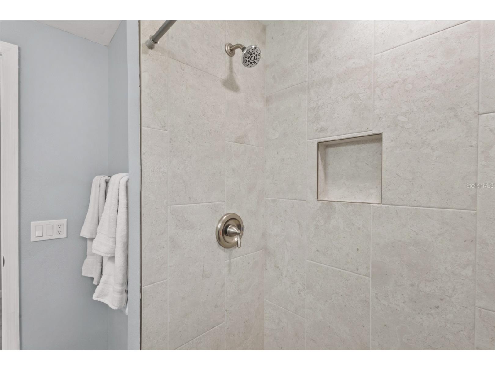 690 Fox Street Longboat Key FL 34228 - SARASOTA BAY/GULF OF MEXICO A4682225 image13