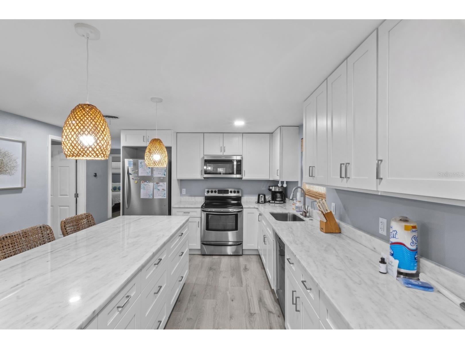 690 Fox Street Longboat Key FL 34228 - SARASOTA BAY/GULF OF MEXICO A4682225 image3