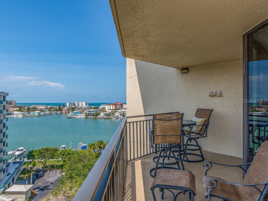 690 Island Way #1011 Clearwater Beach FL 33767 - INTRACOASTAL WATERWAY TB8379515 image8