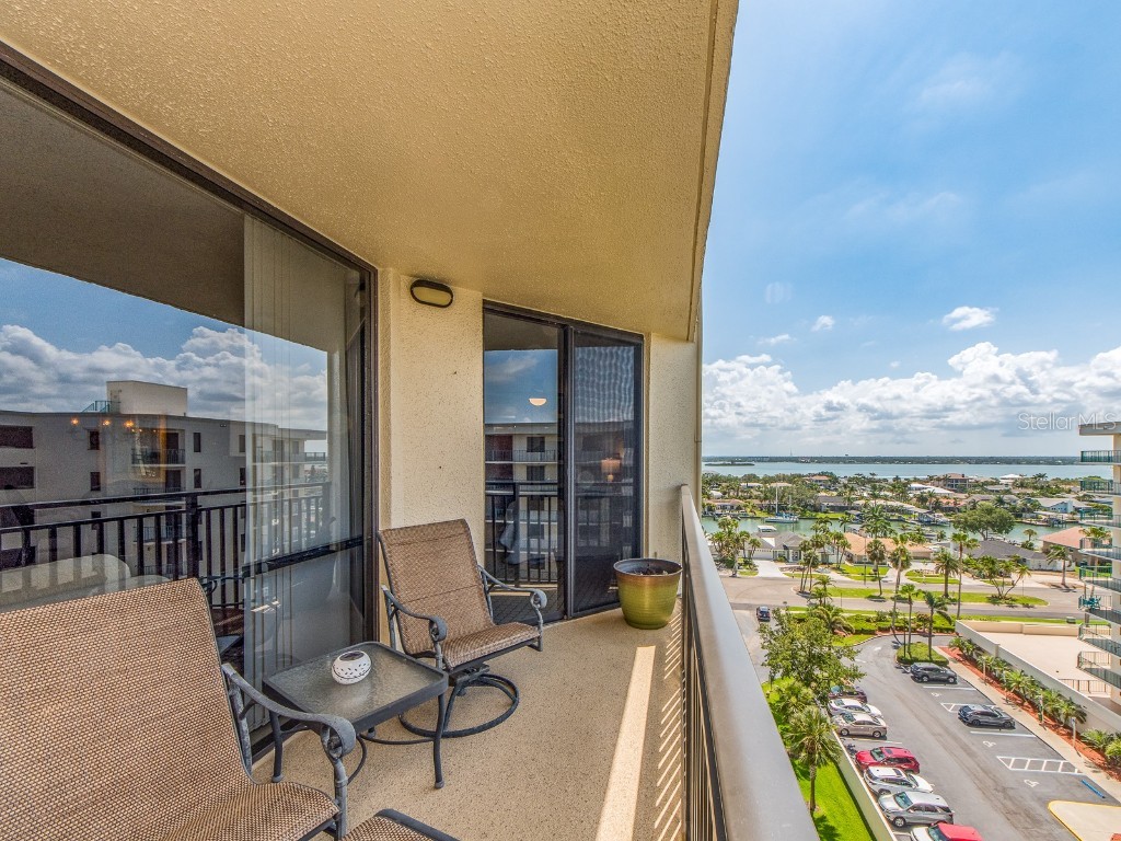 690 Island Way #1011 Clearwater Beach FL 33767 - INTRACOASTAL WATERWAY TB8408772 image8