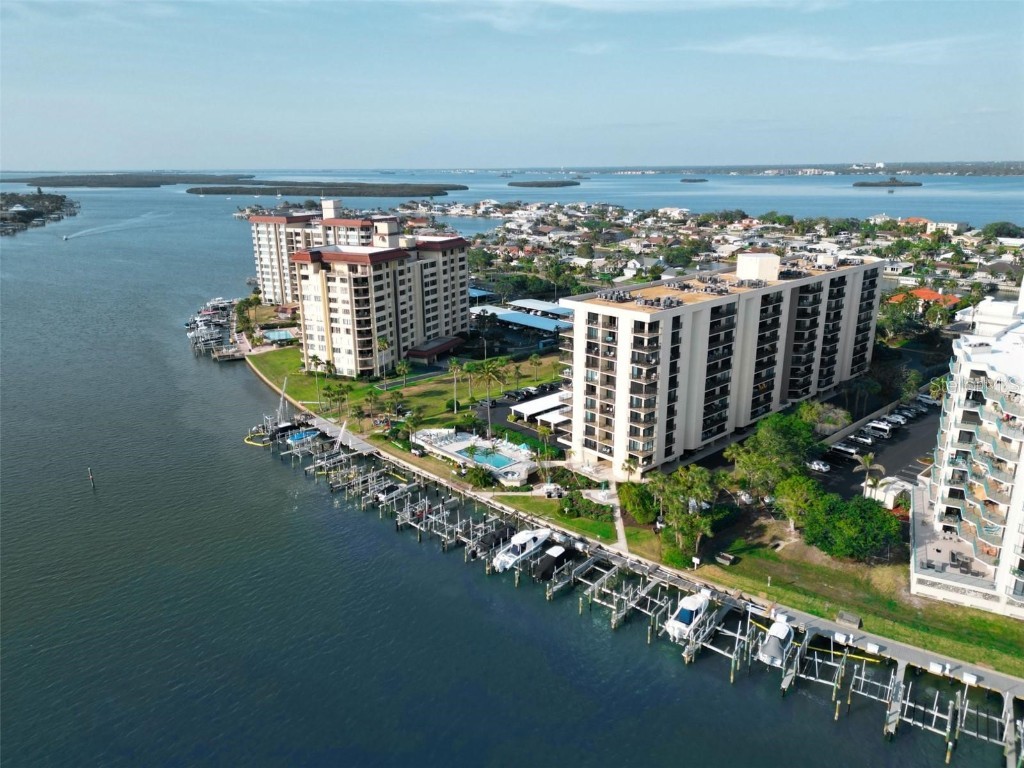 690 Island Way #307 Clearwater Beach FL 33767 TB8452870 image1