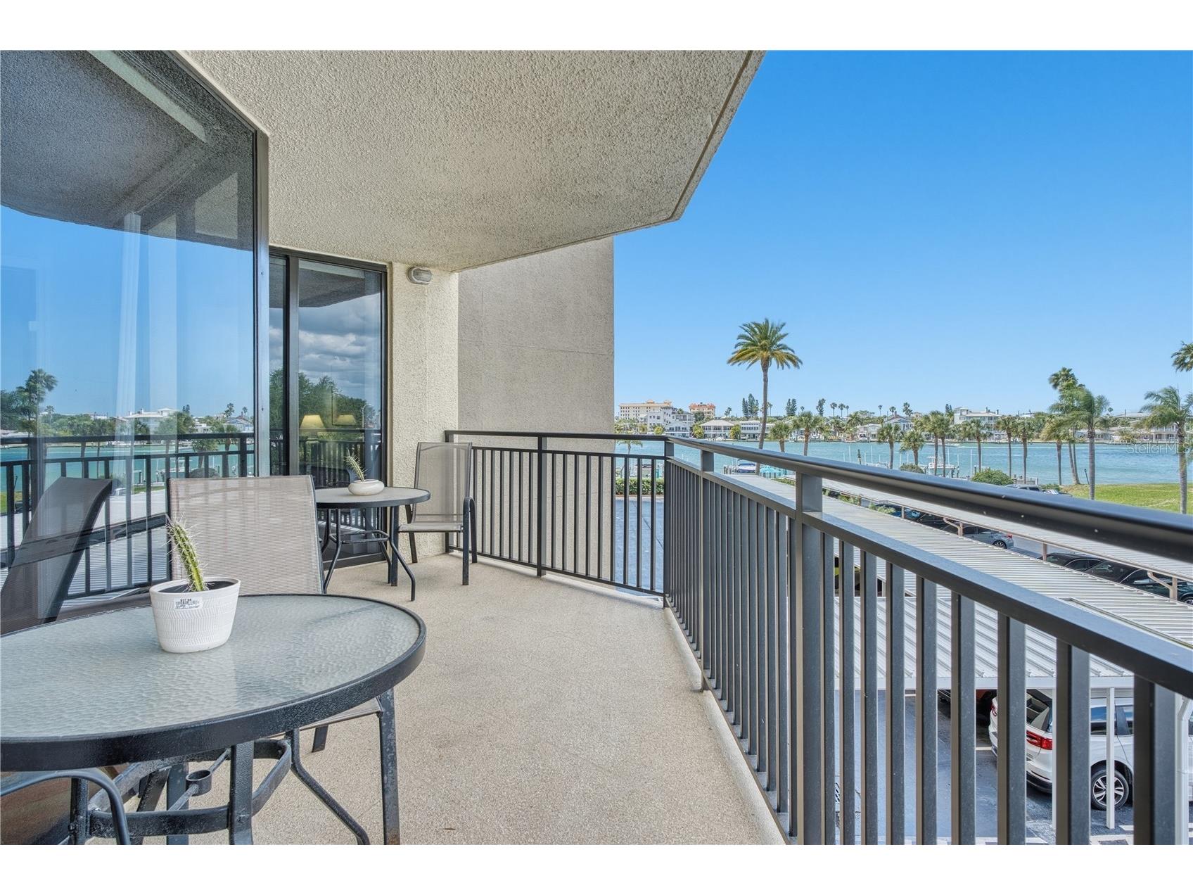690 Island Way #307 Clearwater Beach FL 33767 - MANDALAY CHANNEL TB8494691 image3