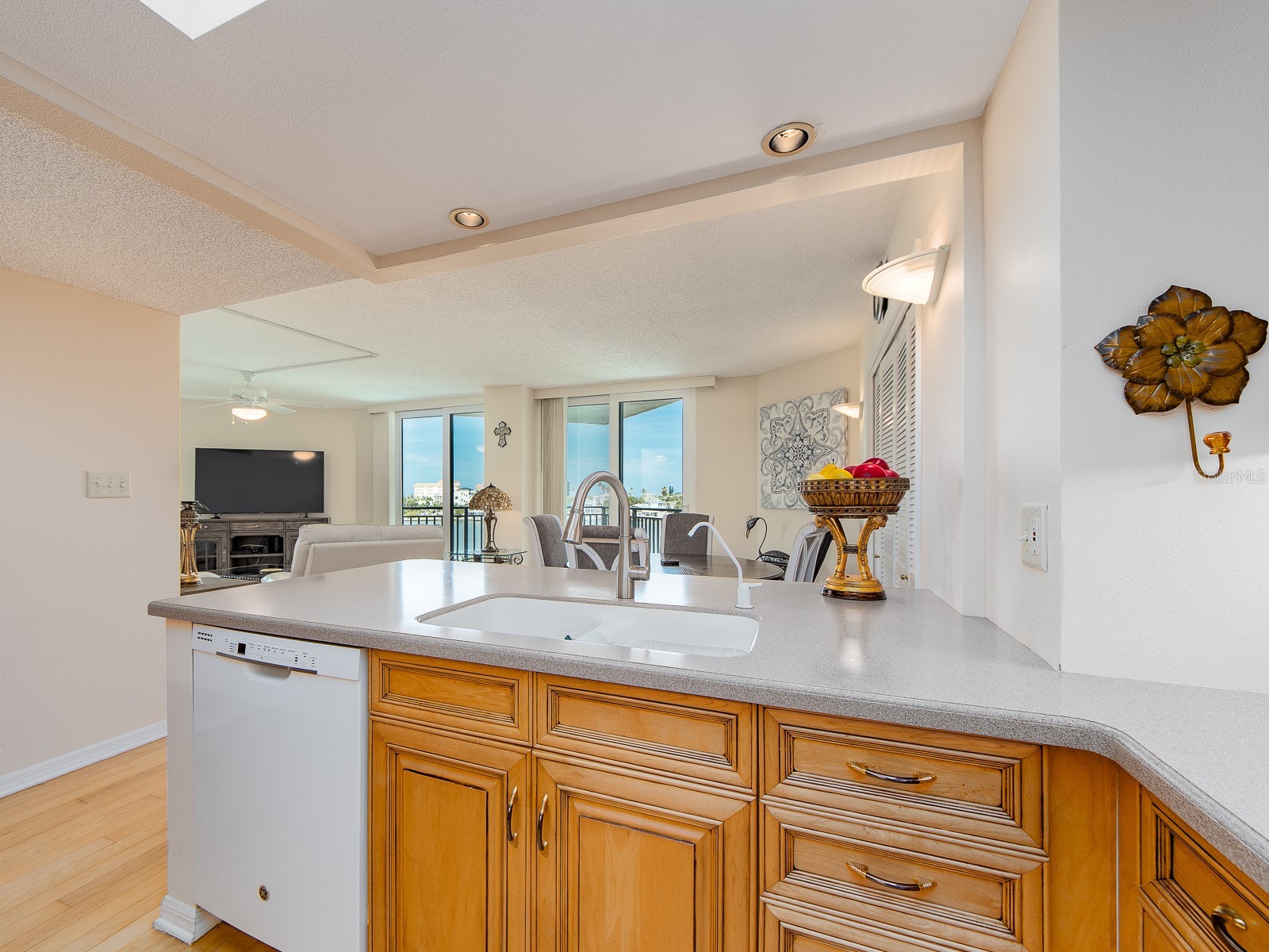 690 Island Way #404 Clearwater Beach FL 33767 TB8513434 image7