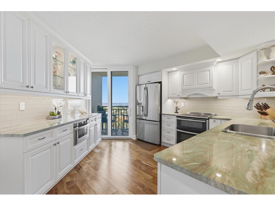 690 Island Way #810 Clearwater Beach FL 33767 - MANDALAY CHANNEL TB8450436 image3