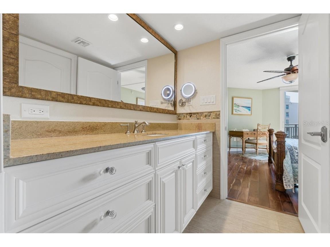 690 Island Way #810 Clearwater Beach FL 33767 - MANDALAY CHANNEL TB8450436 image33