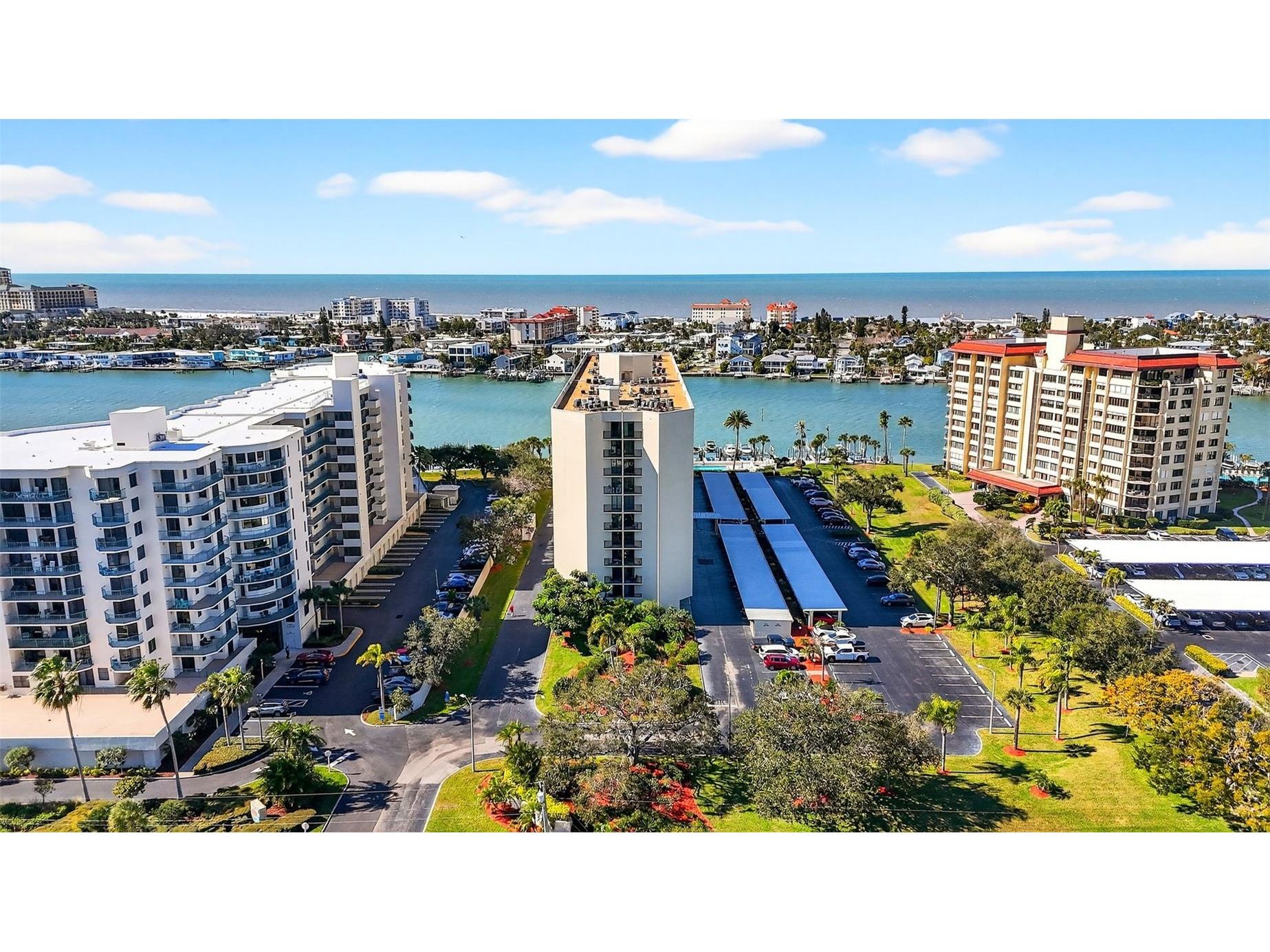 690 Island Way #911 Clearwater Beach FL 33767 TB8465637 image1