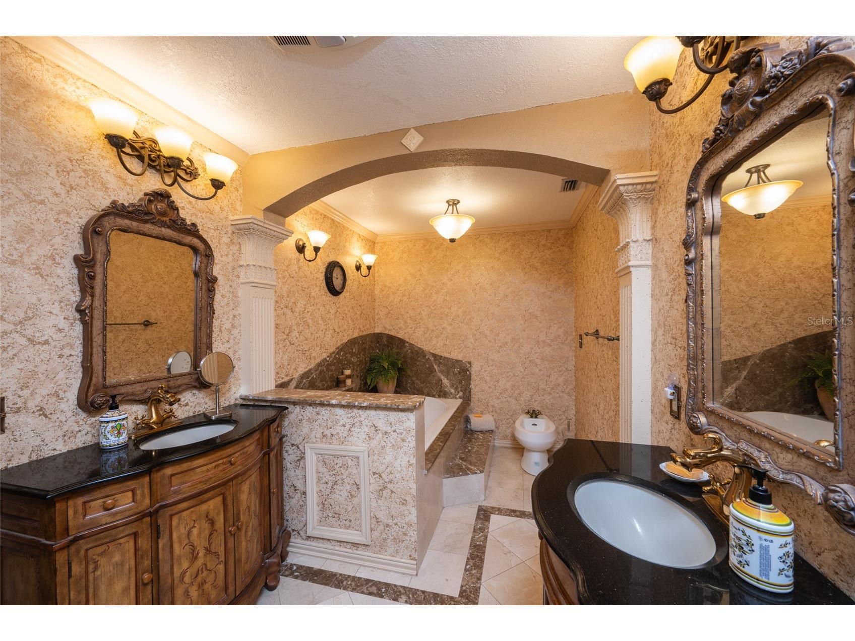 690 Percheron Circle Nokomis FL 34275 A4685541 image15