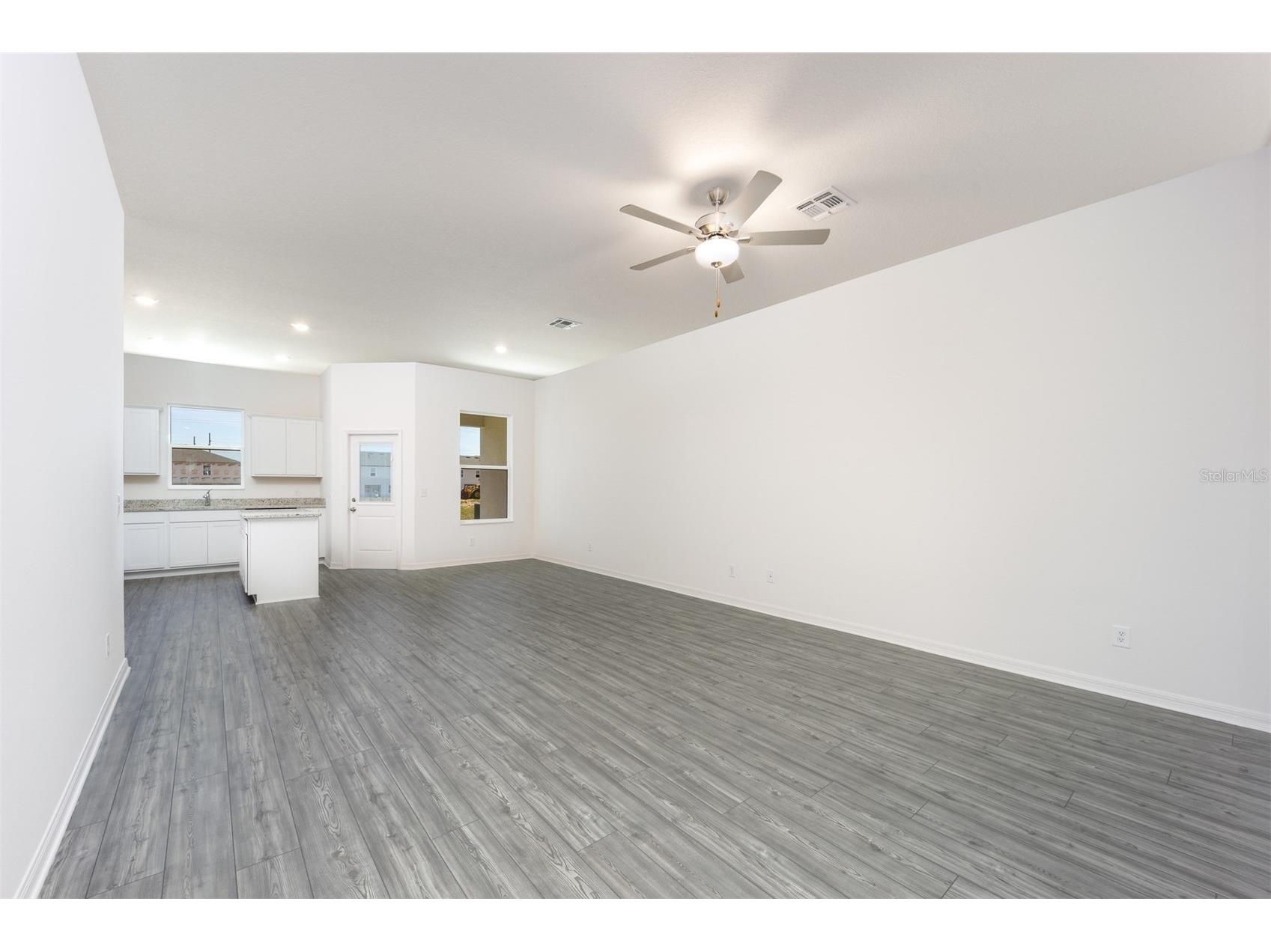 690 Poppy Lane Dundee FL 33838 TB8484185 image3