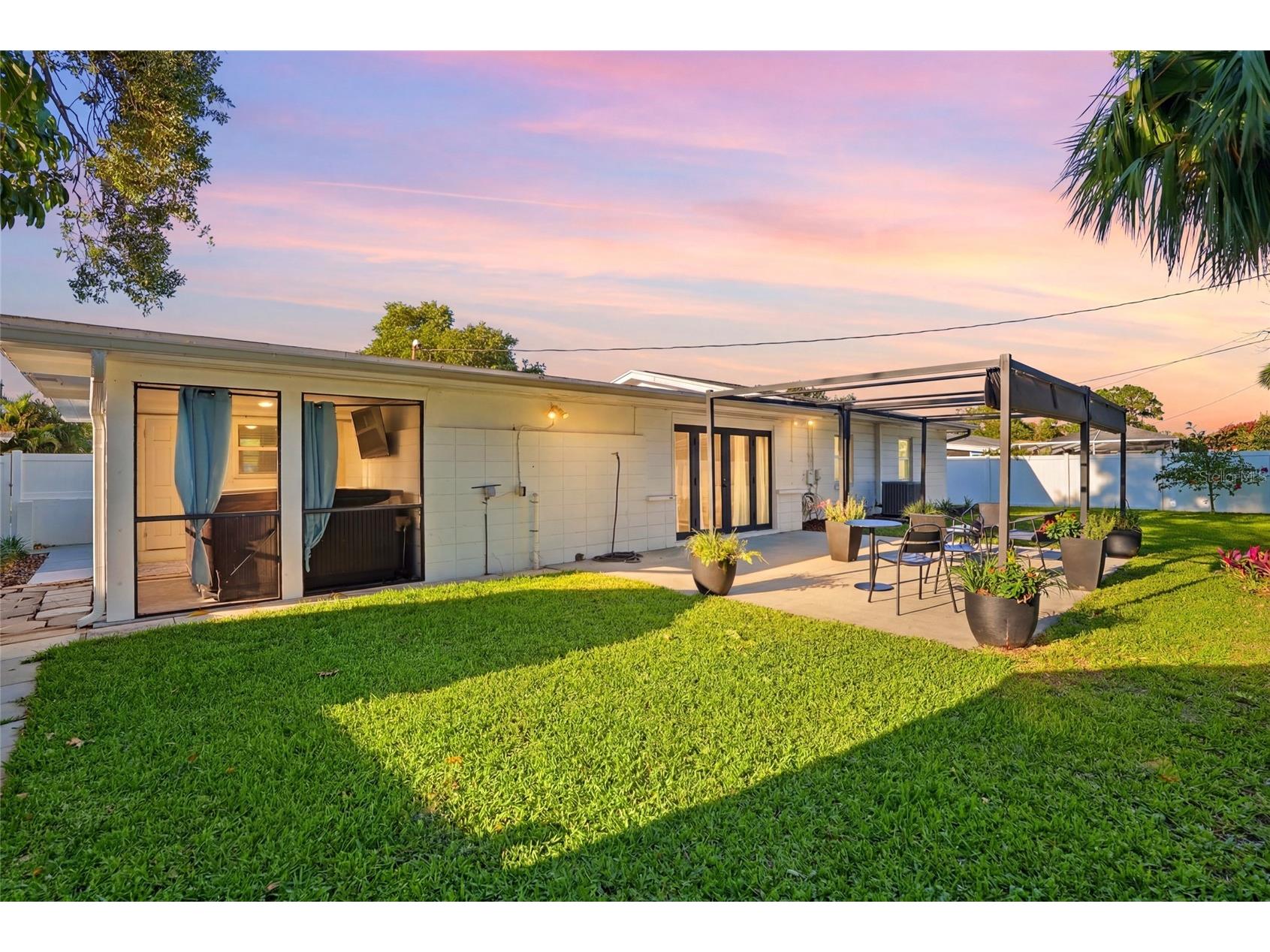 6900 10th Avenue N Saint Petersburg FL 33710 TB8506271 image2