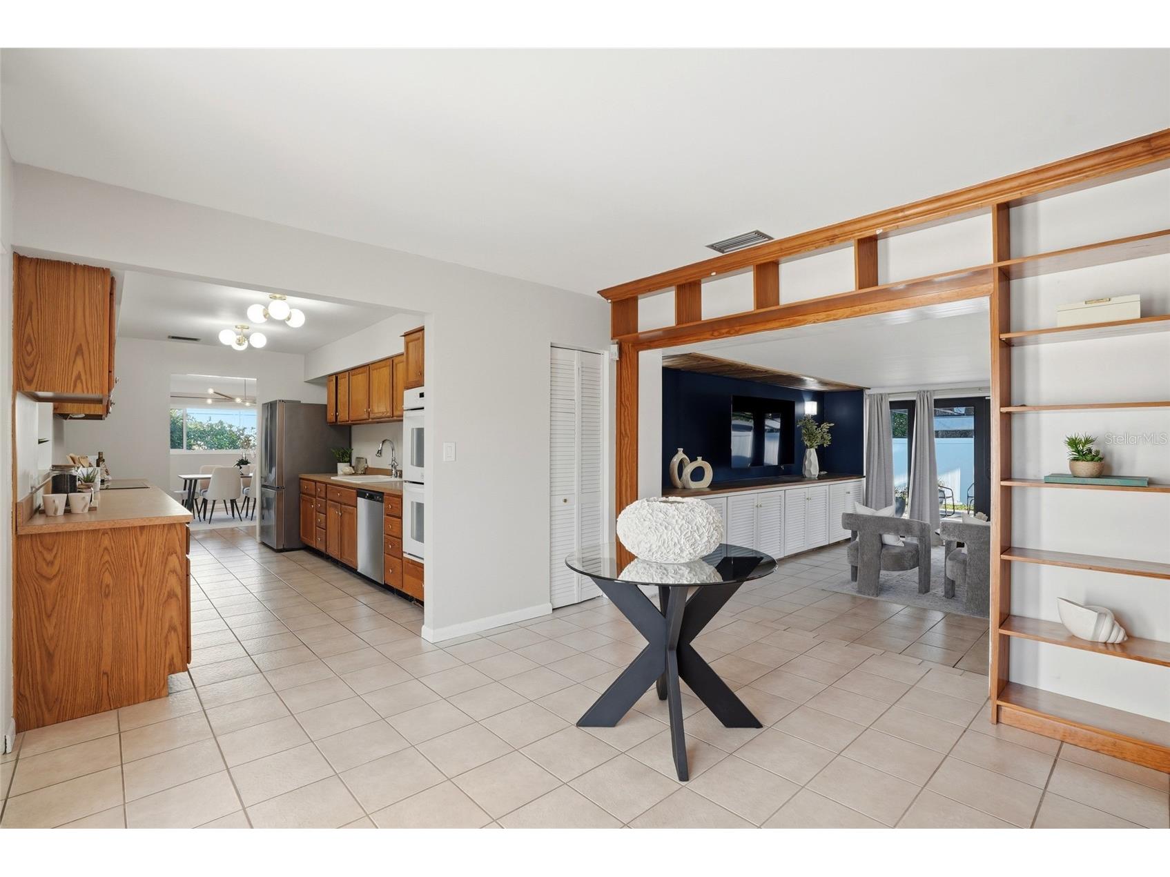 6900 10th Avenue N Saint Petersburg FL 33710 TB8506271 image3