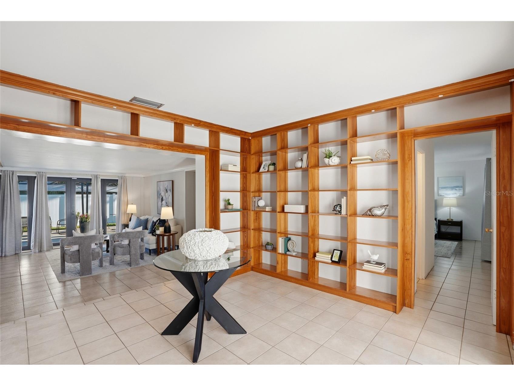 6900 10th Avenue N Saint Petersburg FL 33710 TB8506271 image4