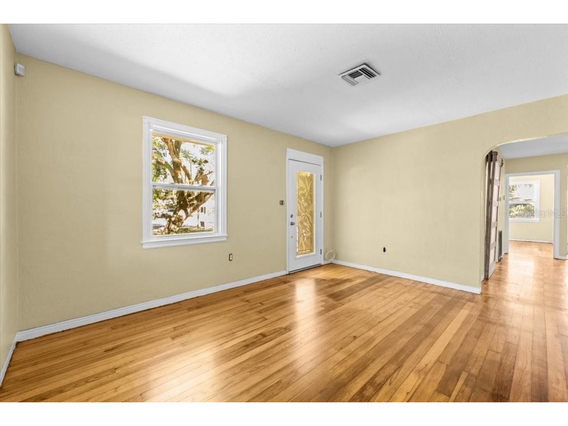 6900 9th Avenue N Saint Petersburg FL 33710 TB8448176 image3