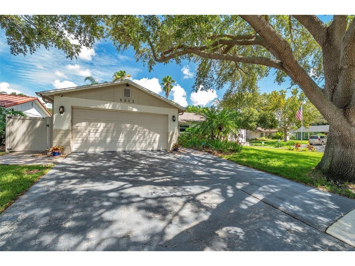 6903 Buhrley Terrace N Saint Petersburg FL 33709 U8255843 image1